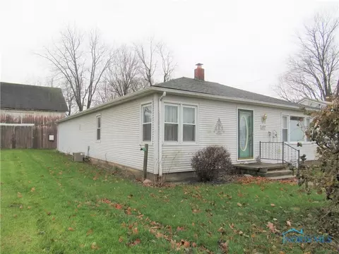 107 E Daggett St, Antwerp, OH 45813 photo 2