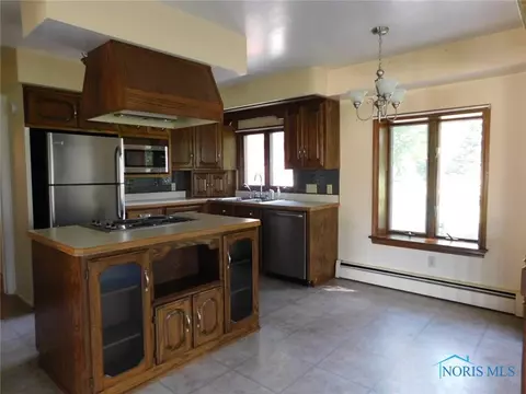2 Eicher St, Archbold, OH 43502 photo 7