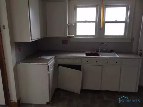 2270 Nebraska Ave, Toledo, OH 43607 photo 6