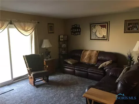515 Olive Dr, Bryan, OH 43506 photo 3
