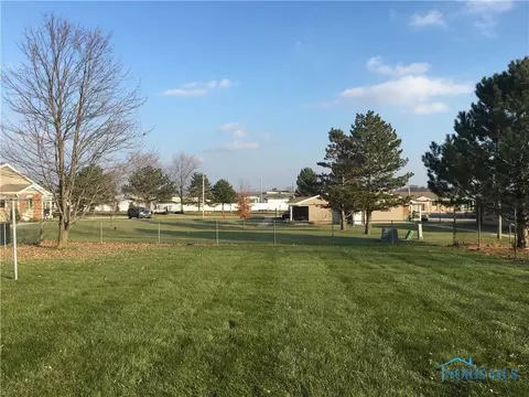 515 Olive Dr, Bryan, OH 43506 photo 2
