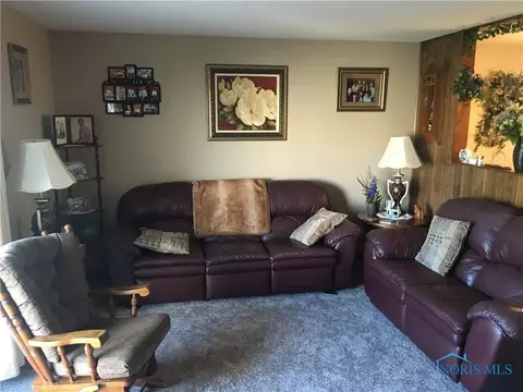 515 Olive Dr, Bryan, OH 43506 photo 4