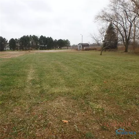 26274 E Broadway St, Walbridge, OH 43465 photo 4