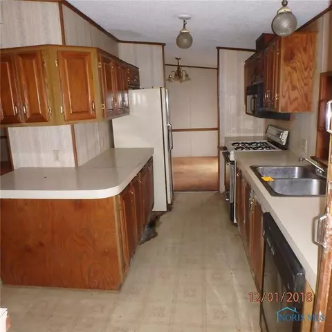 26274 E Broadway St, Walbridge, OH 43465 photo 11