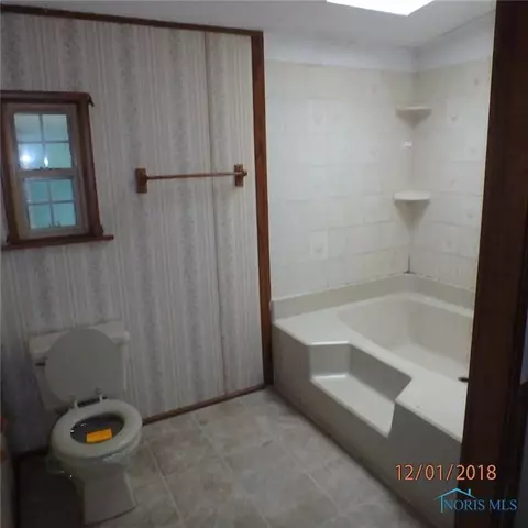 26274 E Broadway St, Walbridge, OH 43465 photo 17