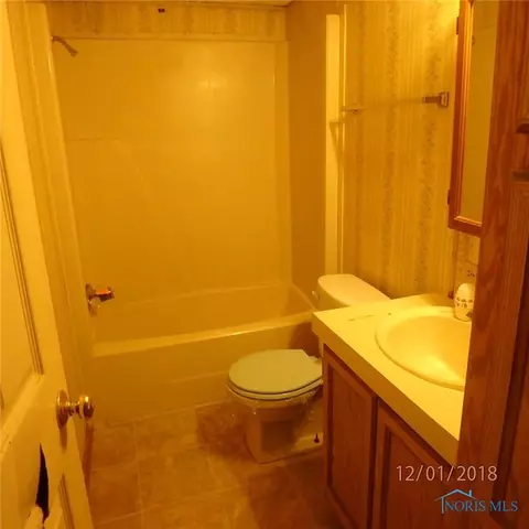 26274 E Broadway St, Walbridge, OH 43465 photo 16