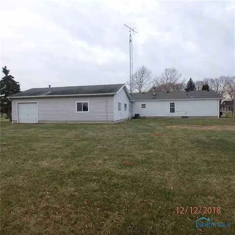 26274 E Broadway St, Walbridge, OH 43465 photo 2