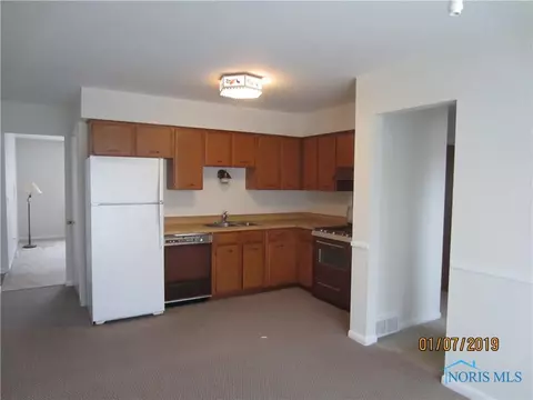 229 Trails End, Oregon, OH 43616 photo 3