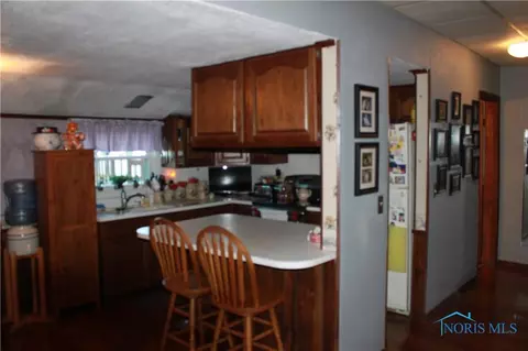 634 W Main St, Deshler, OH 43516 photo 12