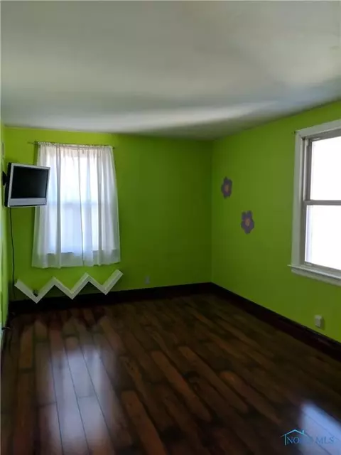 210 E 10th St, Genoa, OH 43430 photo 18