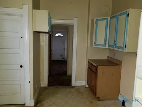 215 E William, Maumee, OH 43537 photo 7