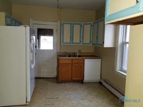215 E William, Maumee, OH 43537 photo 6