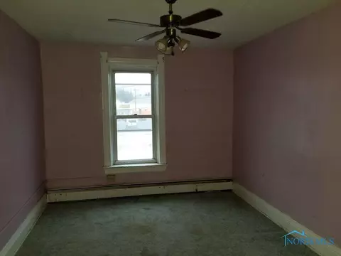 215 E William, Maumee, OH 43537 photo 10