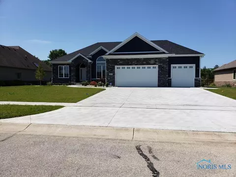 41 Pine View Dr, Oregon, OH 43616 photo 2