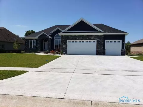 41 Pine View Dr, Oregon, OH 43616 photo 1