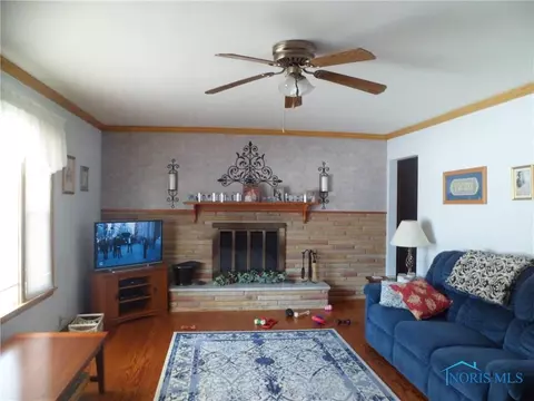 210 Jefferson St, West Unity, OH 43570 photo 4