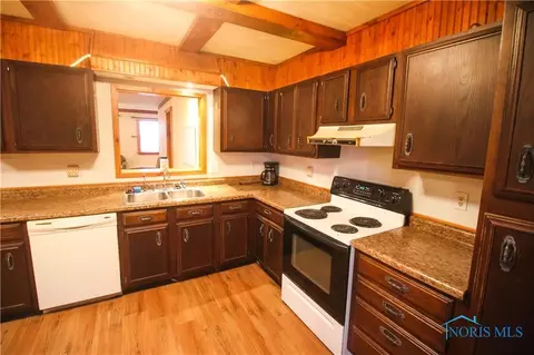 112 Sawmill Rd, Lyons, OH 43533 photo 6