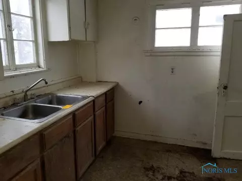 1105 Evesham, Toledo, OH 43607 photo 6