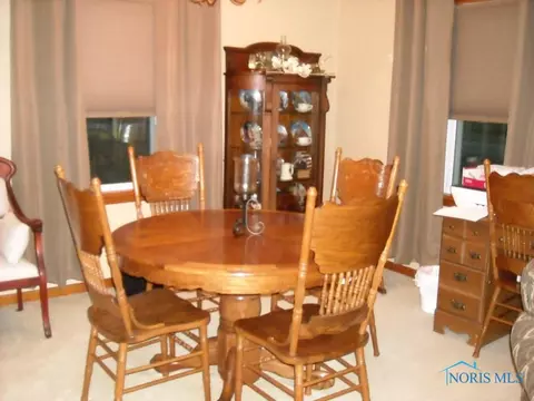 419 Elm St, Deshler, OH 43516 photo 5