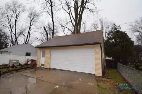 5916 E Heights Dr, Toledo, OH 43613 photo 25