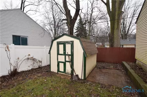 5916 E Heights Dr, Toledo, OH 43613 photo 27