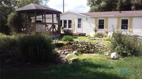 635 E Holmes St, Deshler, OH 43516 photo 1