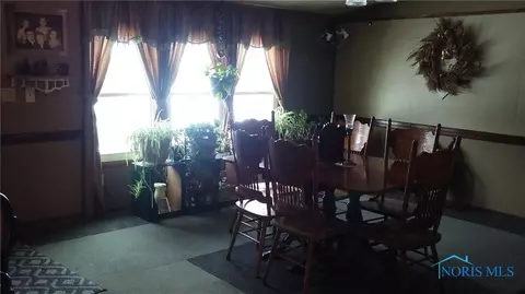 635 E Holmes St, Deshler, OH 43516 photo 5