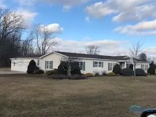 211 Turner St, Leipsic, OH 45856 photo 2