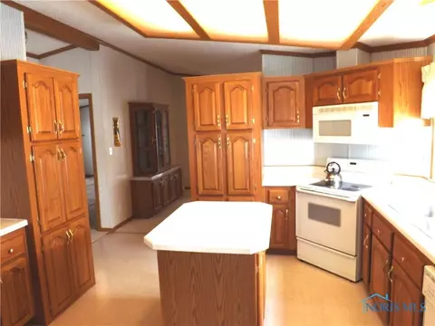 211 Turner St, Leipsic, OH 45856 photo 6