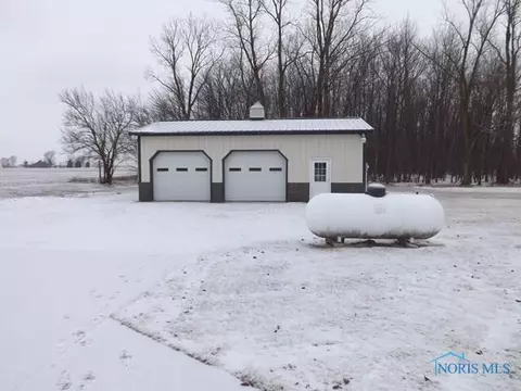211 Turner St, Leipsic, OH 45856 photo 4