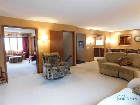103 Burke St, Archbold, OH 43502 photo 5