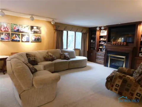 103 Burke St, Archbold, OH 43502 photo 3