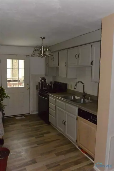 4242 Foxchapel Rd, Toledo, OH 43607 photo 4