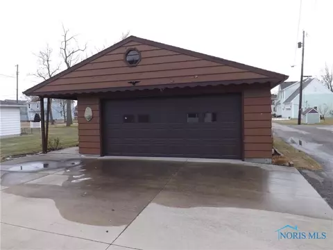 726 E 3rd St, Ottawa, OH 45875 photo 5