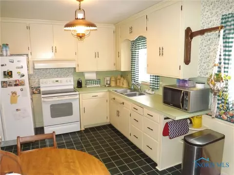 726 E 3rd St, Ottawa, OH 45875 photo 11