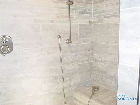 1406 Fieldstone Dr, Bryan, OH 43506 photo 12