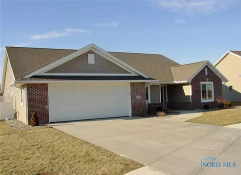 1406 Fieldstone Dr, Bryan, OH 43506 photo 1