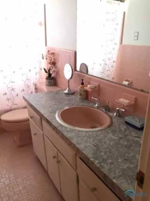 806 Phillips St, Maumee, OH 43537 photo 10