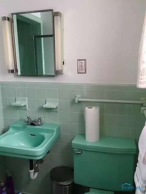 806 Phillips St, Maumee, OH 43537 photo 8