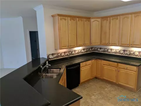 7260 Sloop Ct, Maumee, OH 43537 photo 8