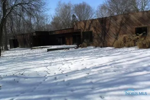 7465 Coder Rd, Maumee, OH 43537 photo 2