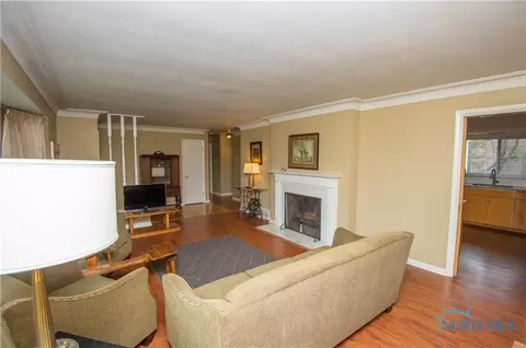 4332 Springbrook Dr, Toledo, OH 43615 photo 4