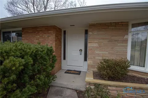 4332 Springbrook Dr, Toledo, OH 43615 photo 2