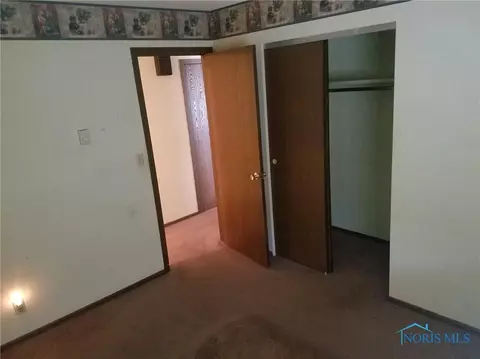527 Olive Dr, Bryan, OH 43506 photo 8