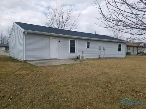 527 Olive Dr, Bryan, OH 43506 photo 3