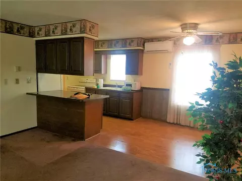 527 Olive Dr, Bryan, OH 43506 photo 6