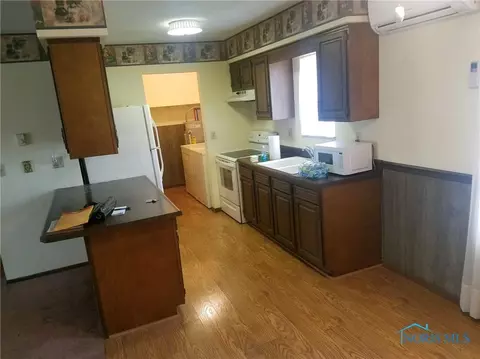 527 Olive Dr, Bryan, OH 43506 photo 5