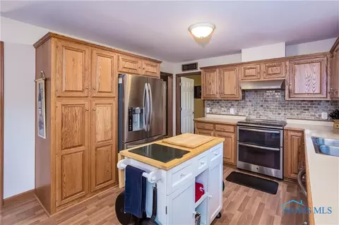 4308 Stable Path Dr, Maumee, OH 43537 photo 12