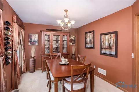 4308 Stable Path Dr, Maumee, OH 43537 photo 5