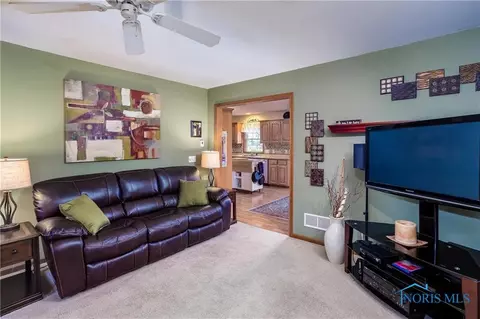 4308 Stable Path Dr, Maumee, OH 43537 photo 9